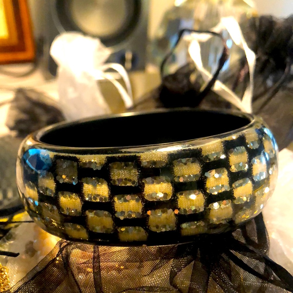 Sparkle black bangle
